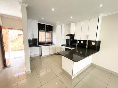 Apartment / Flat For Rent in Wendywood, Sandton